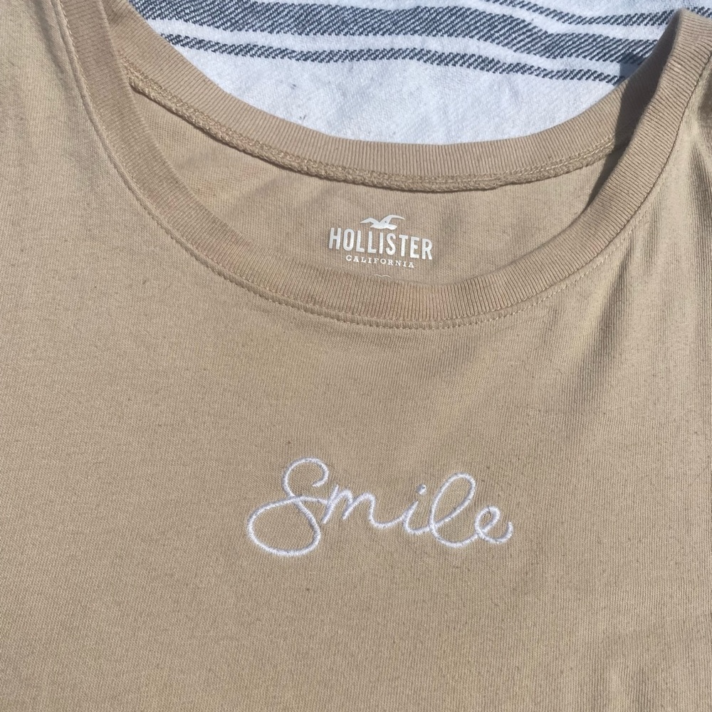Hollister “Smile” Embroidered Boxed Shirt Cuffed Sleeves